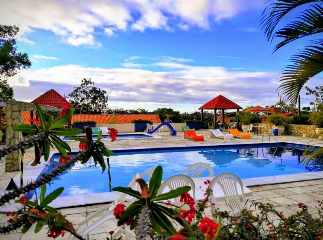 Casa Bela Visao No Condominio Chacara Bariloche Gravata Pe Gravatá Exterior foto